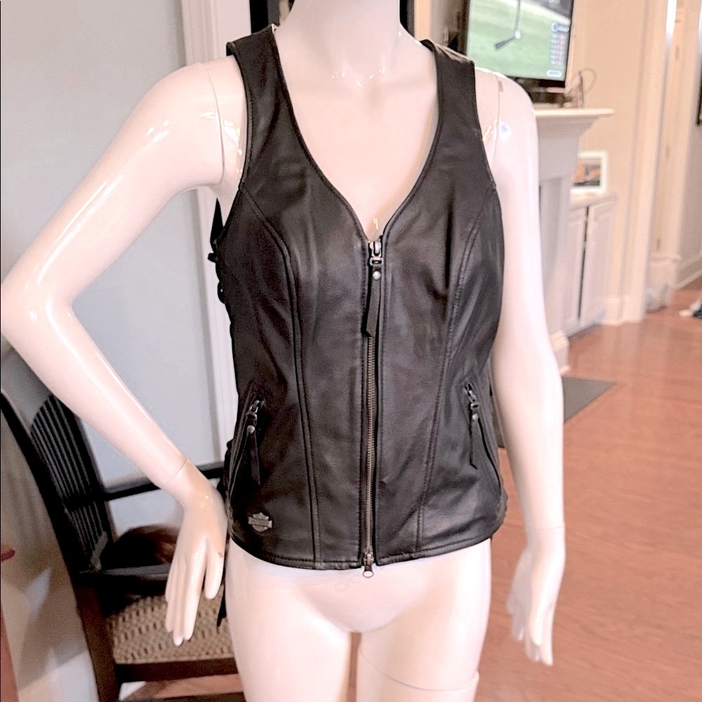 HARLEY-DAVIDSON® WOMEN’S AVENUE LEATHER VEST BLACK